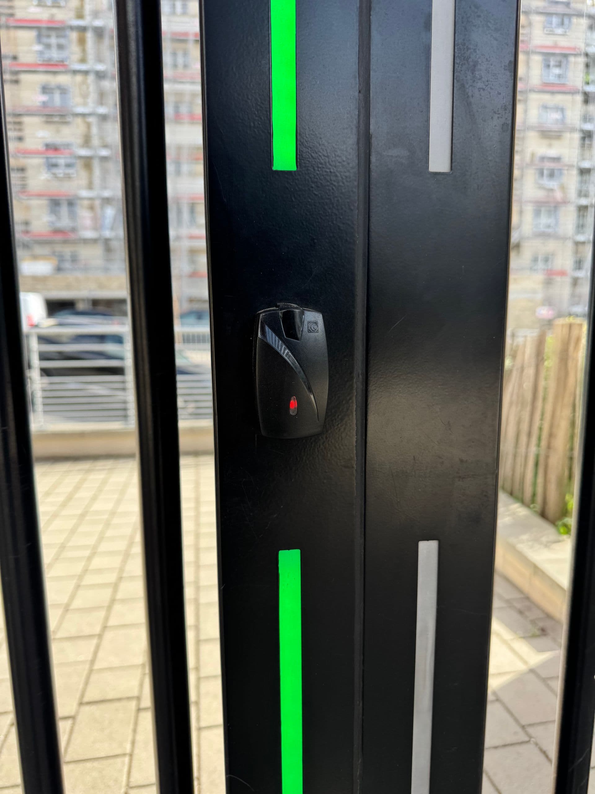 Lecteur de badge intégré à un tourniquet